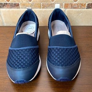 Easy Spirit Slip on Sneakers size 7.5